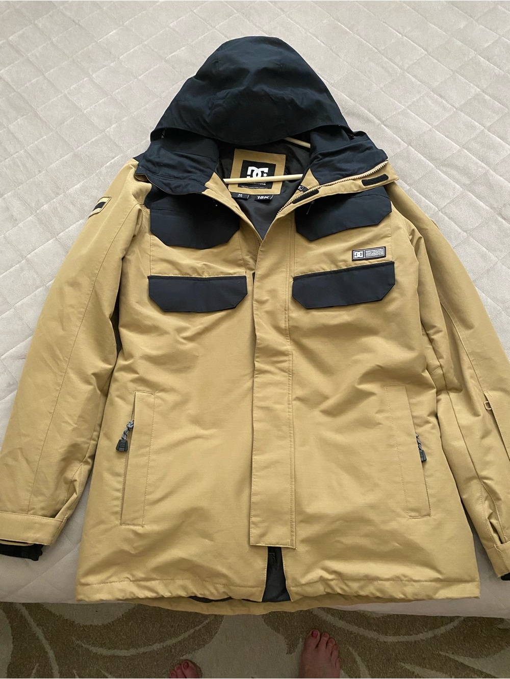 DC Men's Tan and Black Hooded Snowboard Jacket